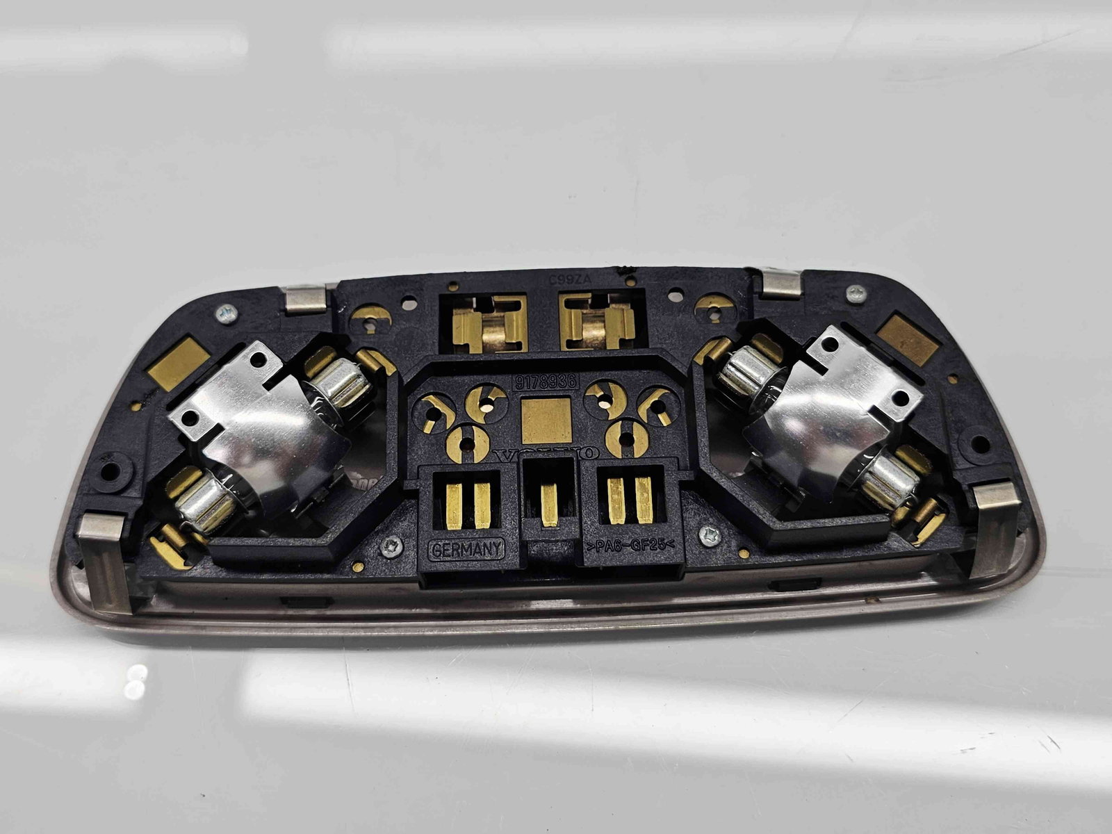 Plafoniera spate Volvo XC90 [Fabr 2002-2014] 39873652 - imagine 2