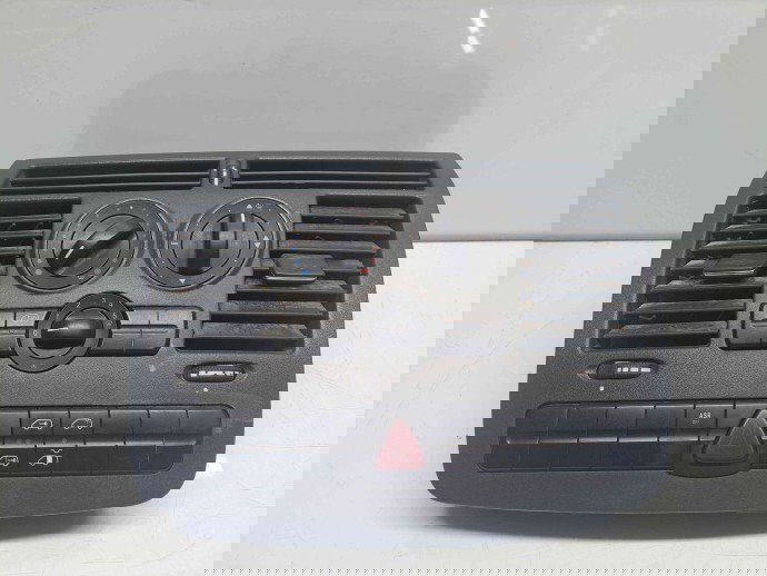  Grila aerisire centrala Mercedes Vito Autobus (W639) [Fabr 2003-2014] A6396800007