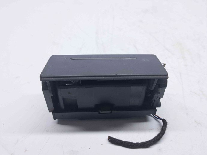  Scrumiera usa stanga spate Audi A6 (4F2, C6) [Fabr 2004-2010] OEM