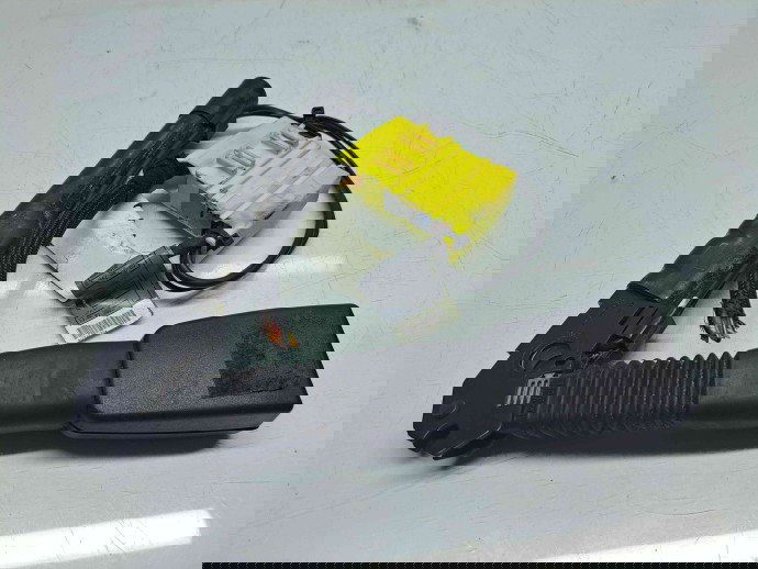  Capsa centura dreapta fata Bmw 1 (E81, E87) [Fabr 2004-2010] 7126296