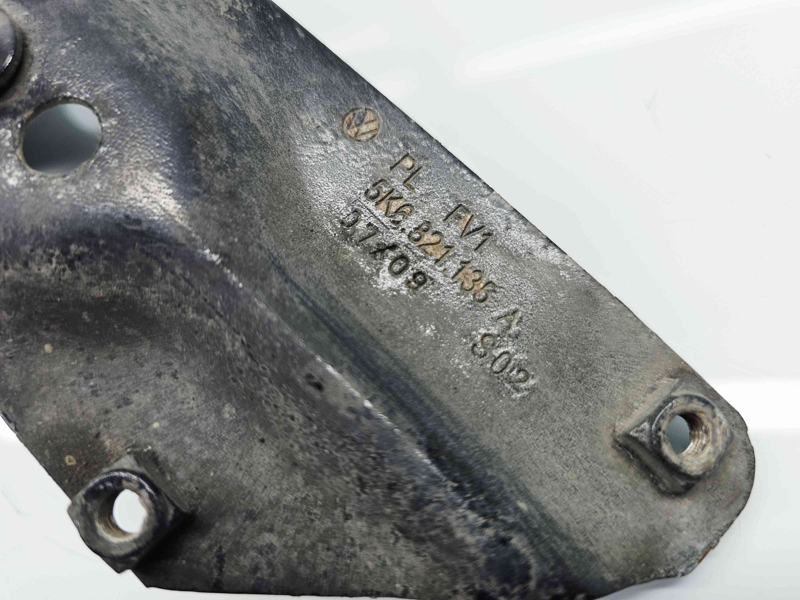 Suport aripa stanga fata Volkswagen Golf 6 (5K1) [Fabr 2009-2013] 5K6821135 - imagine 3