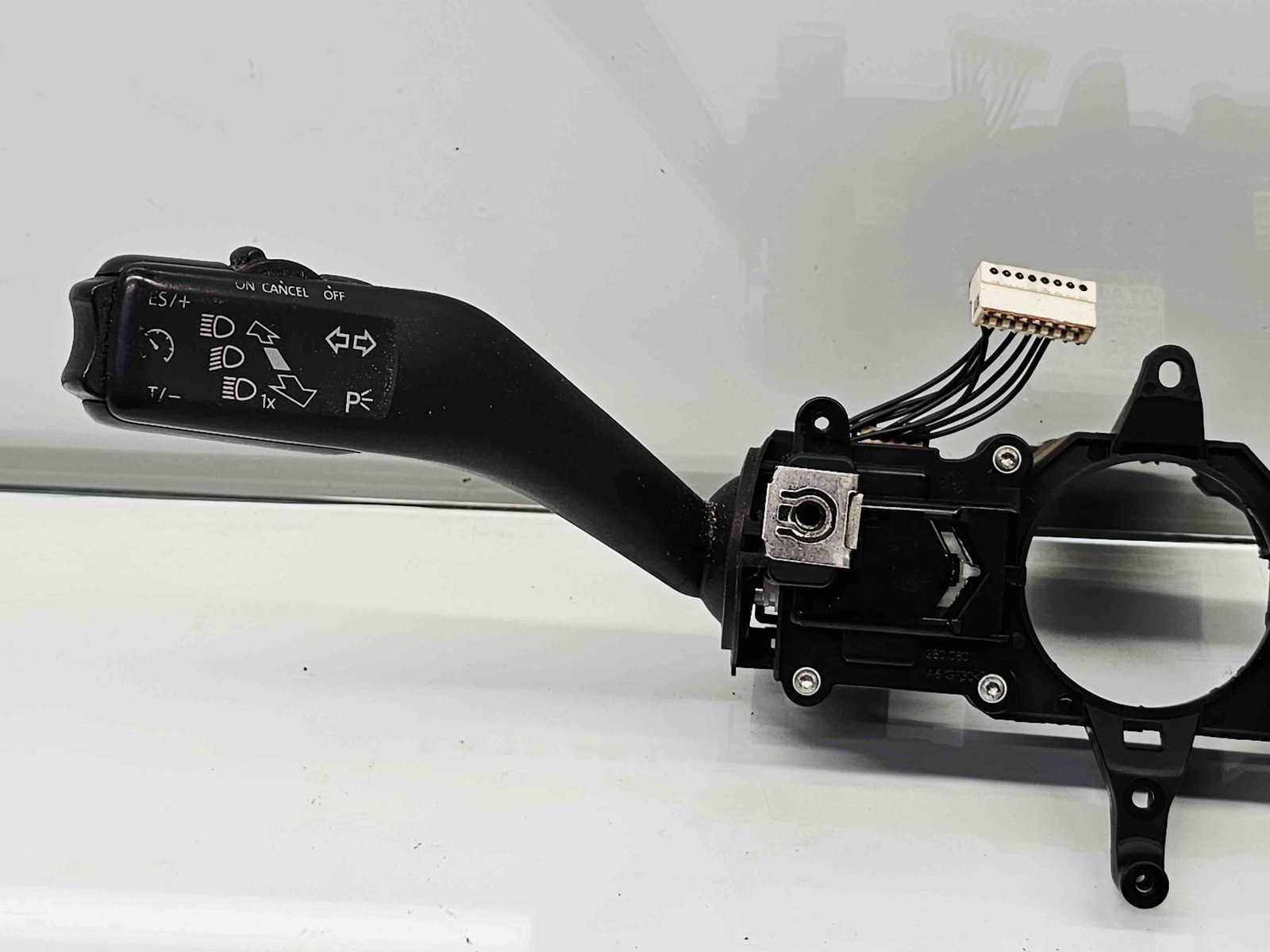 Ansamblu manete Seat Leon (1P1) [Fabr 2005-2011] Facelift 5K0953521BN - imagine 3