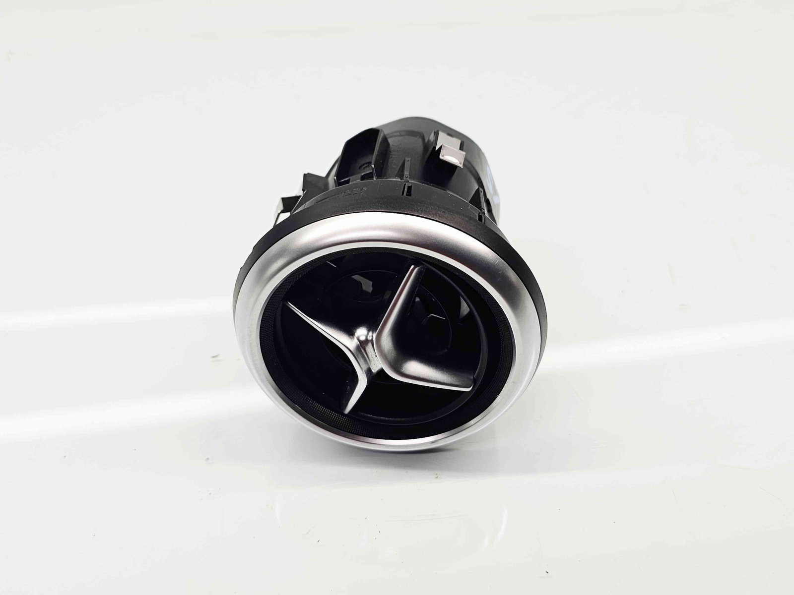 Grila aerisire stanga Mercedes Clasa A (W176) [Fabr 2012-2018] A1768300354 - imagine 2