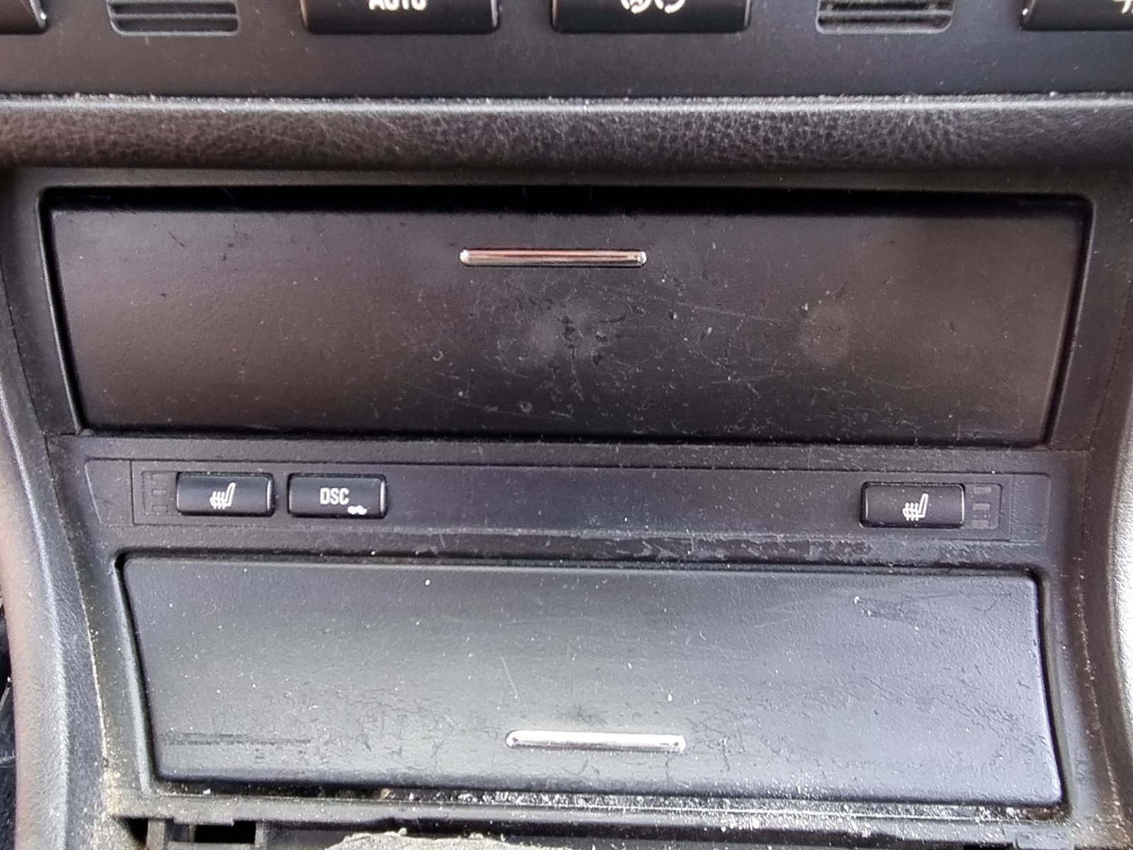 Sertar bord Bmw 3 (E46) [Fabr 1998-2005] 2.0 M47D 110 KW / 150 CP - imagine 1