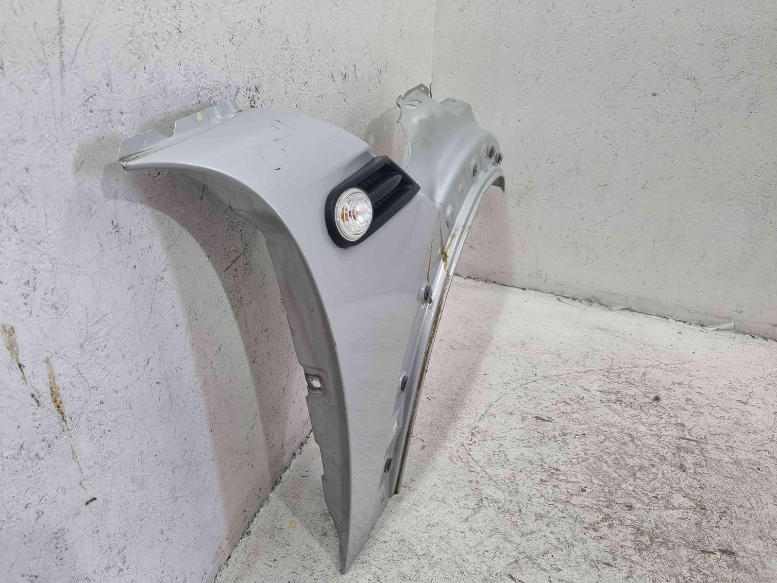 Aripa dreapta fata MINI Cooper (R56) [Fabr 2006-2014] A62 White Silver Mel - imagine 2