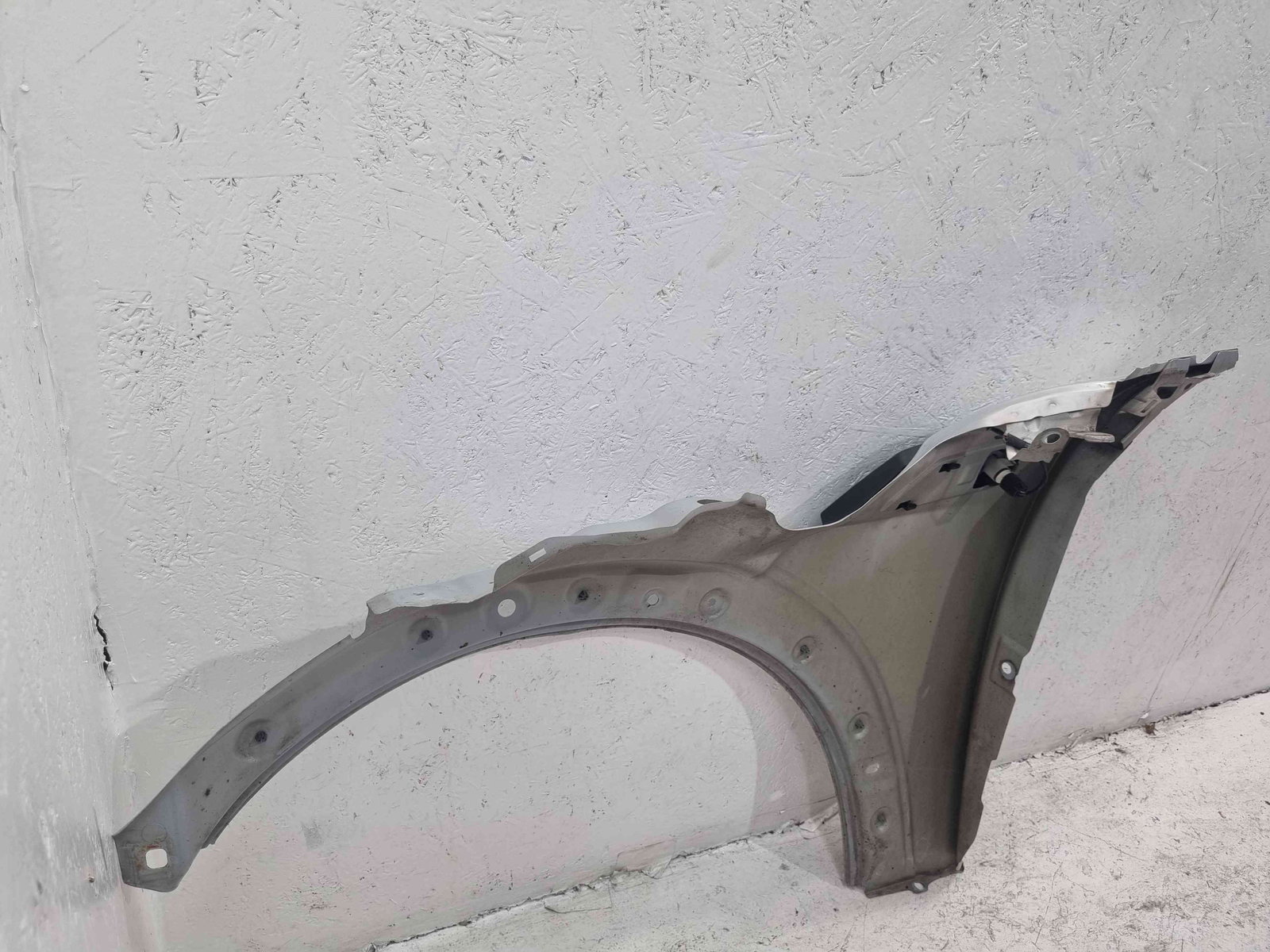 Aripa dreapta fata MINI Cooper (R56) [Fabr 2006-2014] A62 White Silver Mel - imagine 7