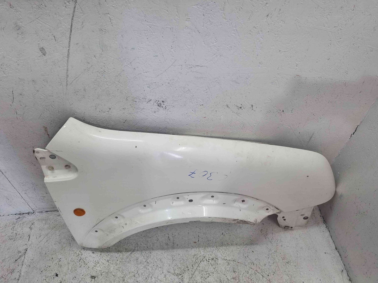 Aripa dreapta fata Ford Transit Connect (TC7) [Fabr 2002-2013] Frozen White - imagine 4