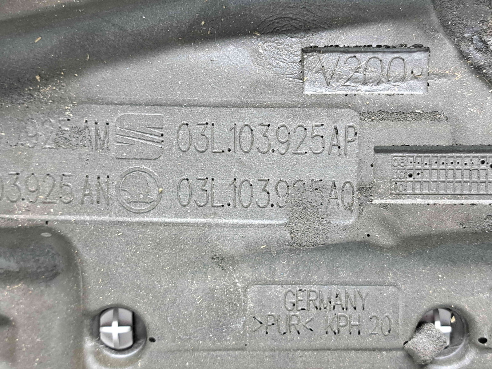 Capac motor Volkswagen Golf 6 (5K1) [Fabr 2009-2013] 03L103925AP 2.0 TDI CBAB 103KW / 140CP - imagine 3