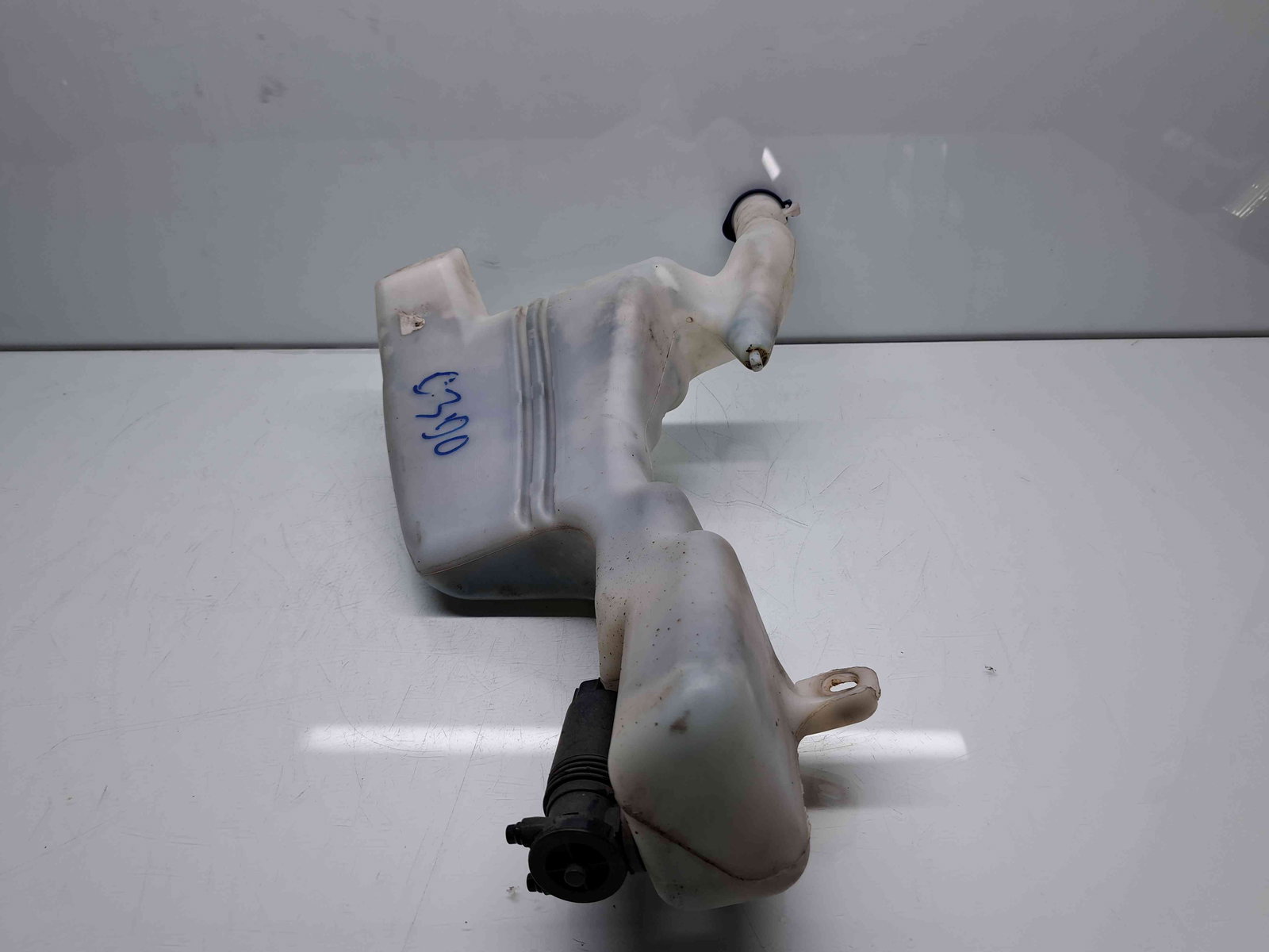 Vas lichid parbriz Ford Fiesta 6 [Fabr 2008-2019] 8A61-17B613-AE - imagine 3