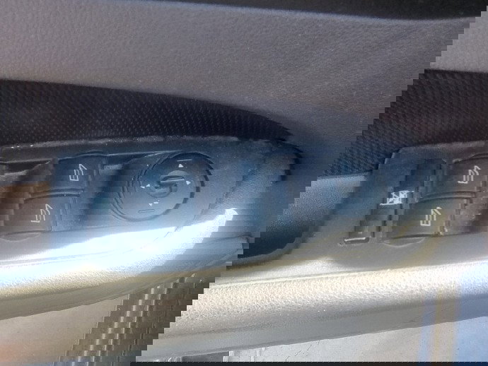 Butoane comanda geamuri sofer Ford Focus 2 (DA) [Fabr 2004-2012] 1.8 TDCI KKDA 85KW / 117CP