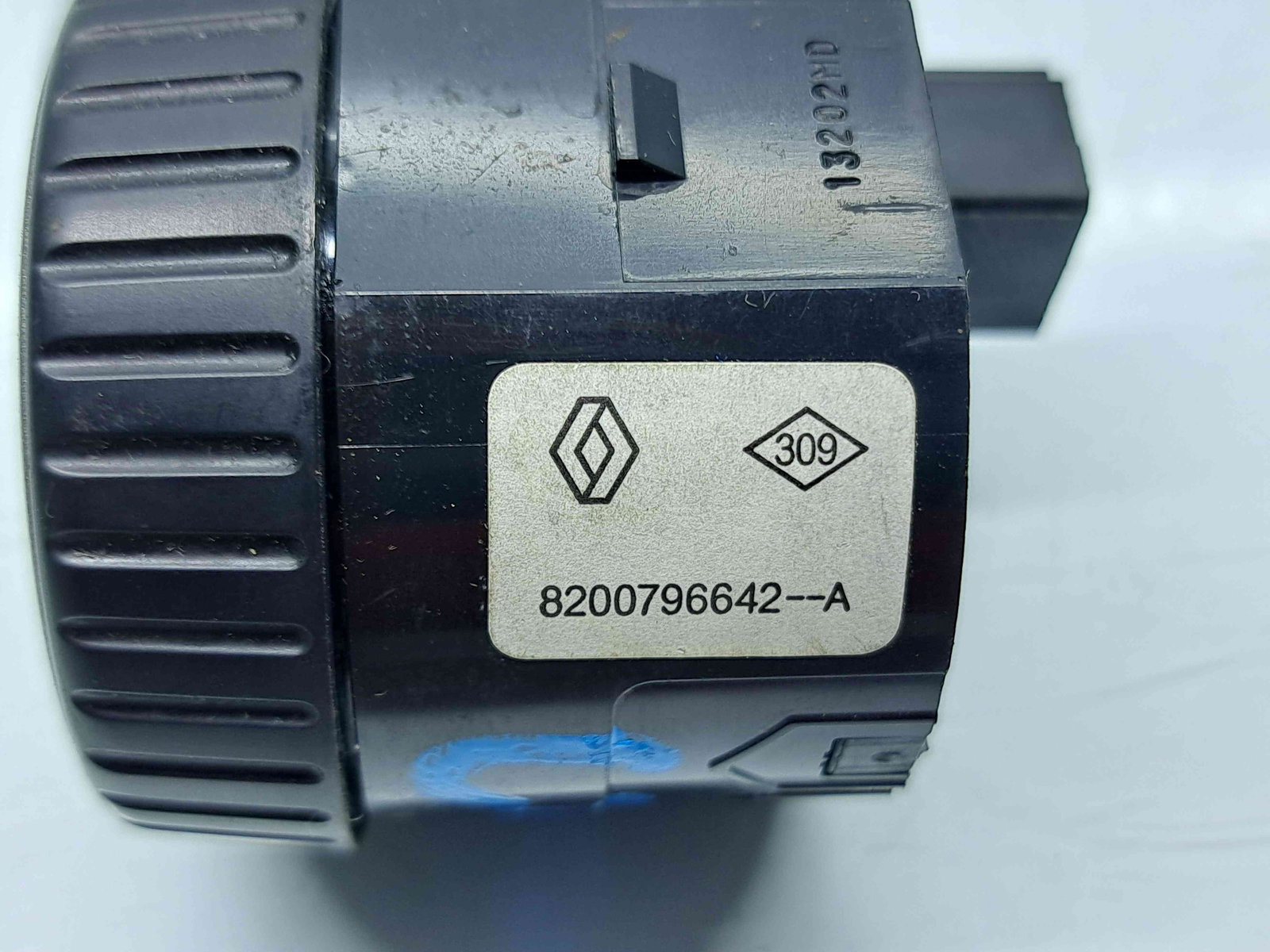 Buton diferential Dacia Duster (PH2, H79) [Fabr 2013-2017] 8200796642-A - imagine 4