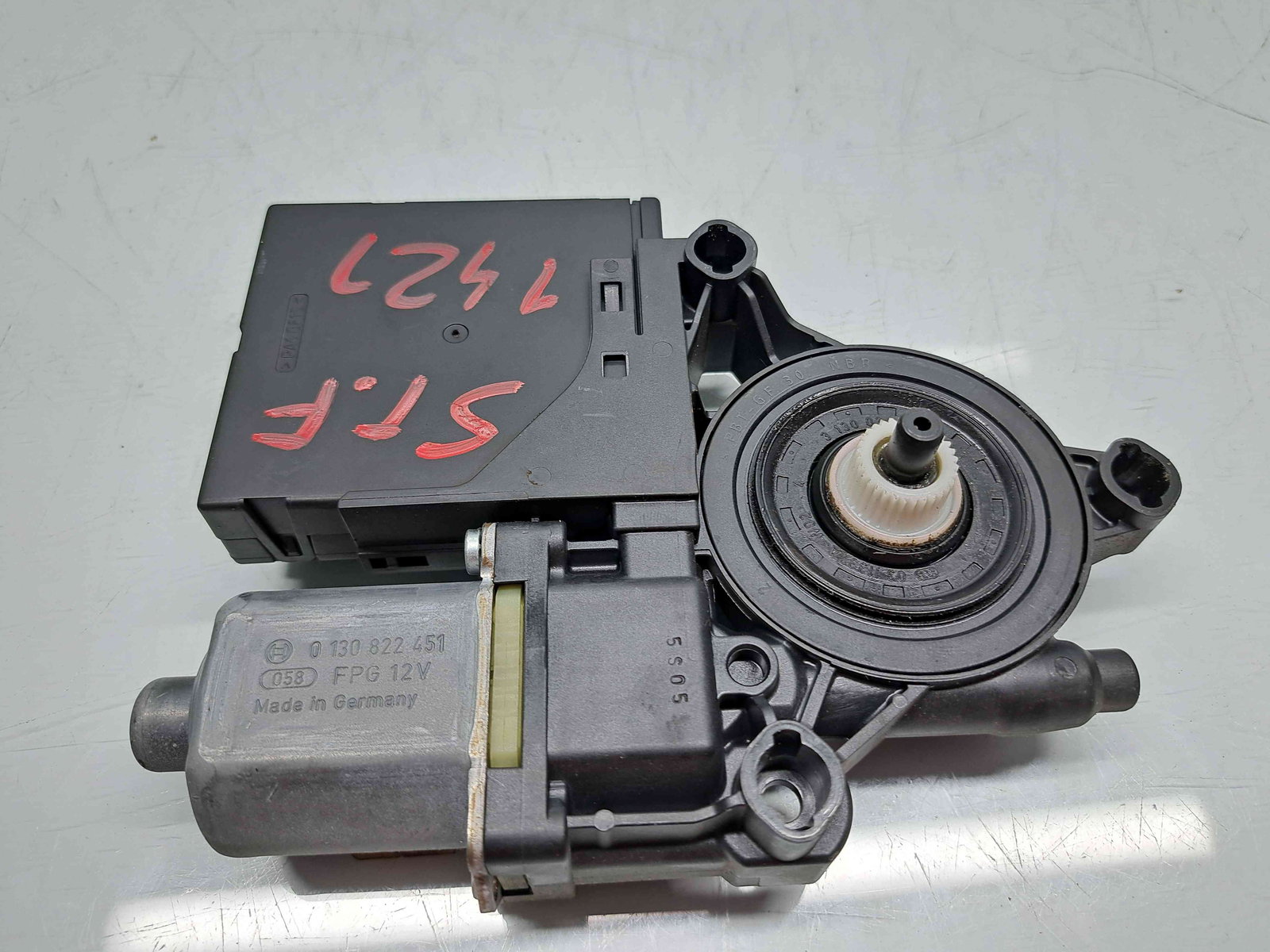 Motoras geam stanga fata Volkswagen Passat B7 (365) Variant [Fabr 2010-2014] 3AA959701A - imagine 2