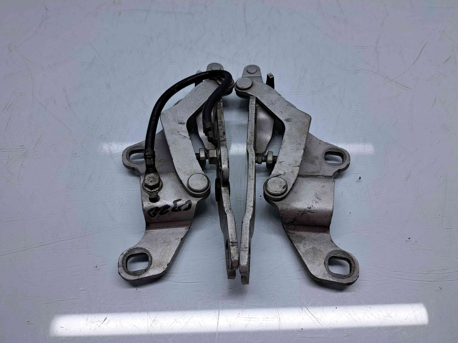 Set balamale capota Bmw 1 (E81, E87) [Fabr 2004-2010] 7060560 / 7060559 - imagine 3