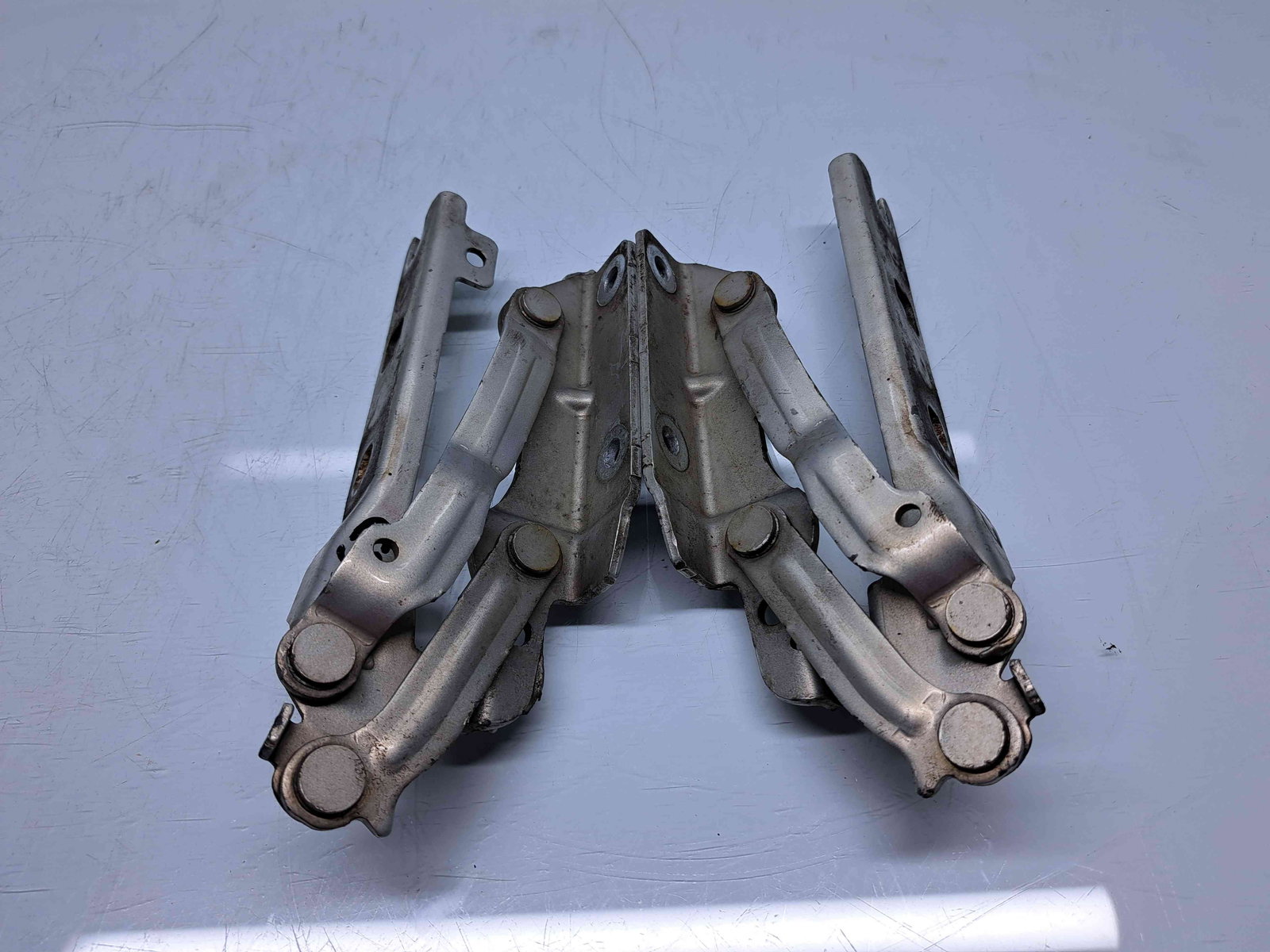 Set balamale capota Volkswagen Golf 6 (5K1) [Fabr 2009-2013] 5K0823301B / 5K0823302B