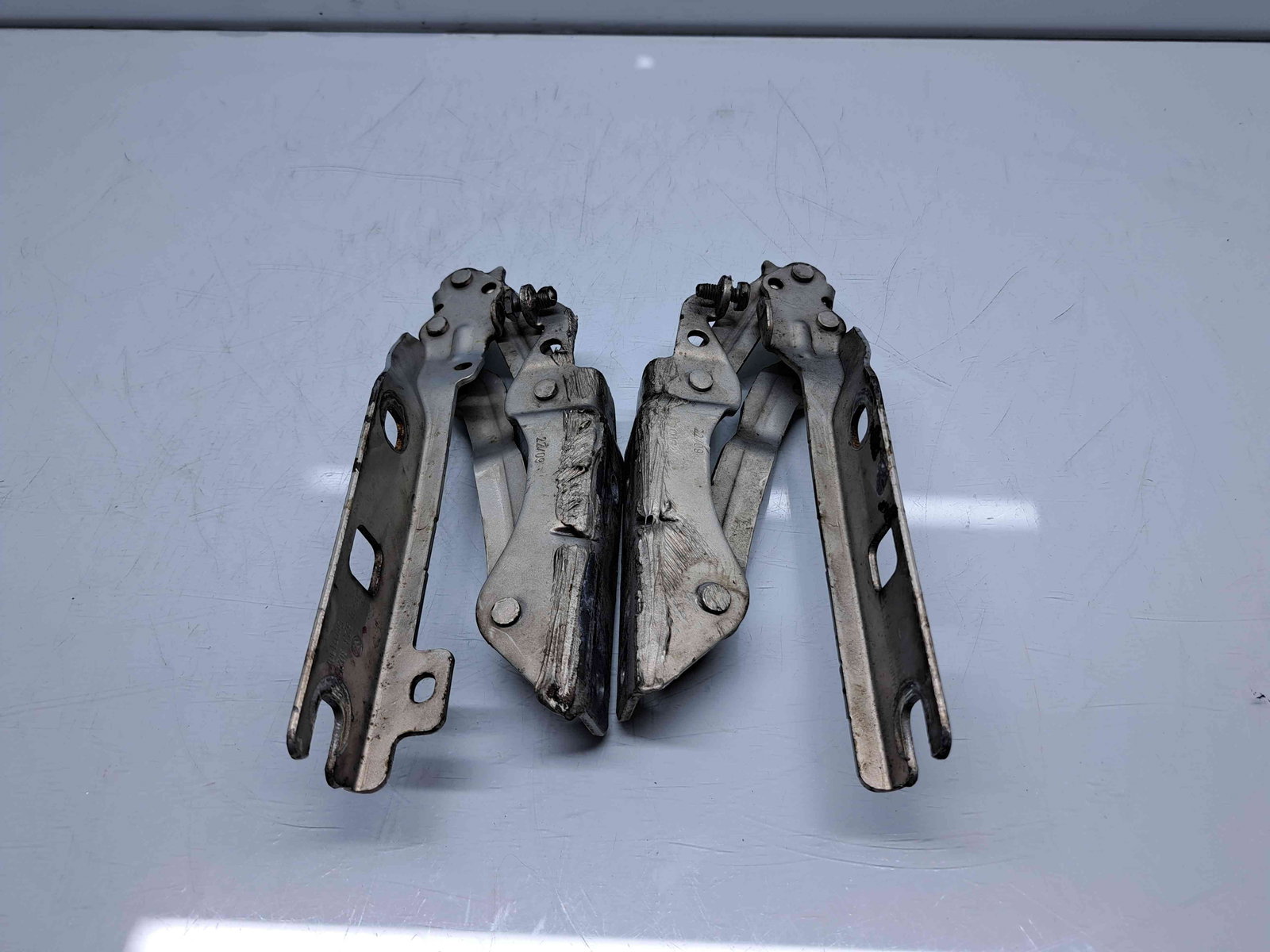 Set balamale capota Volkswagen Golf 6 (5K1) [Fabr 2009-2013] 5K0823301B / 5K0823302B - imagine 3