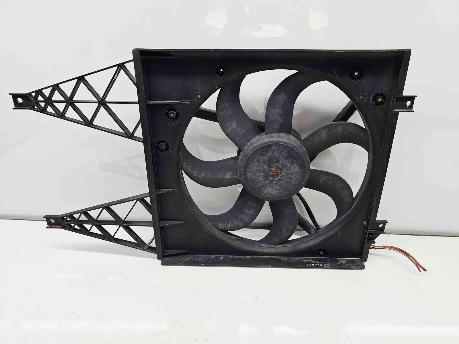 Electroventilator Volkswagen Polo (9N) [Fabr 2001-2008] 6QO121207L 1.2 Benz BME 47KW / 64CP