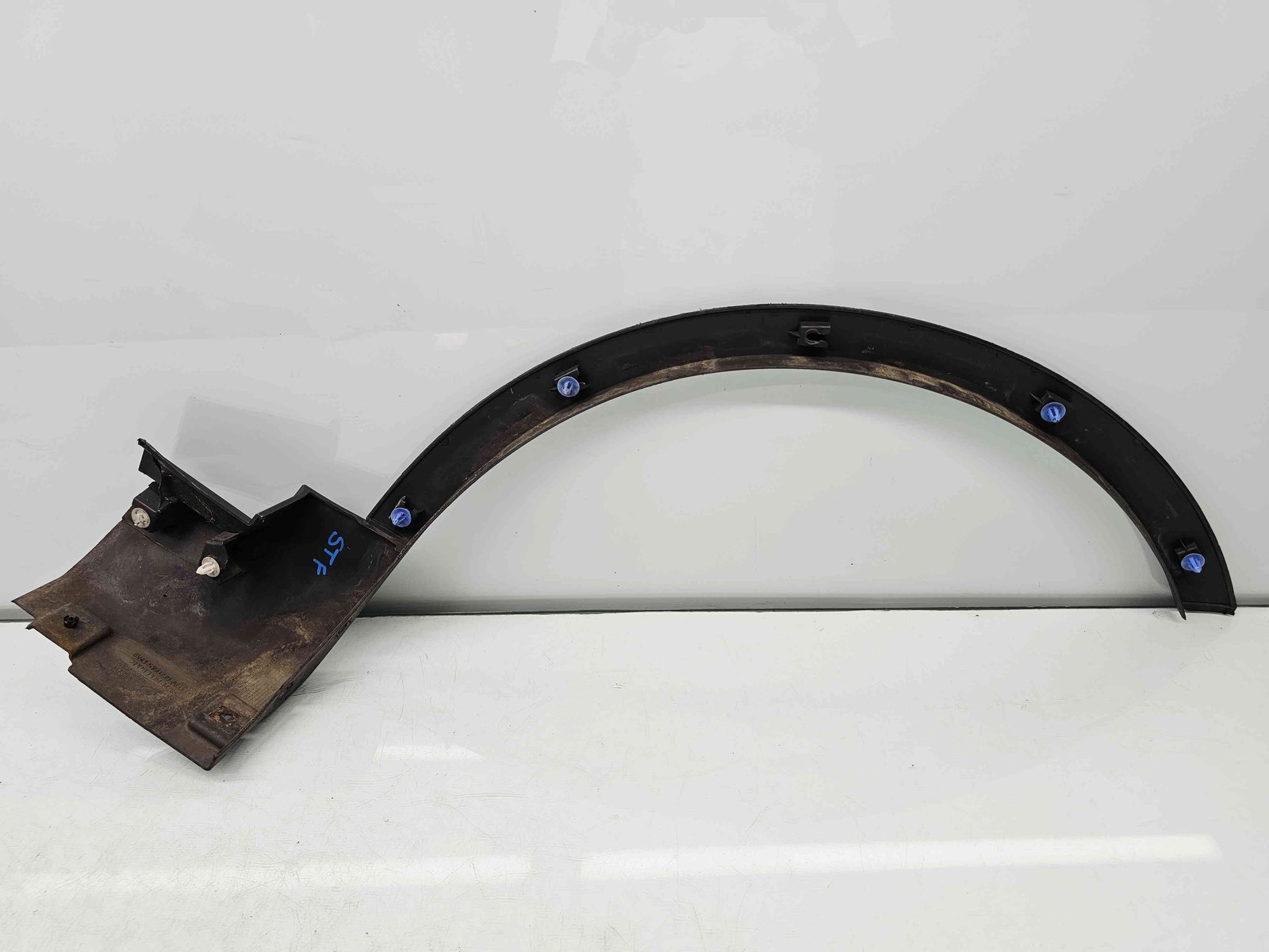 Ornament aripa stanga fata Ford Kuga I [Fabr 2008-2012] 8V41S16D239A - imagine 2