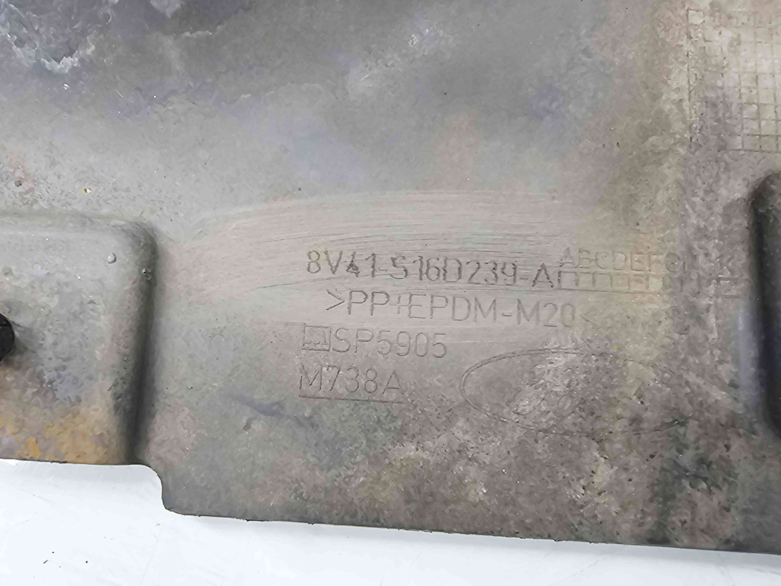 Ornament aripa stanga fata Ford Kuga I [Fabr 2008-2012] 8V41S16D239A - imagine 3