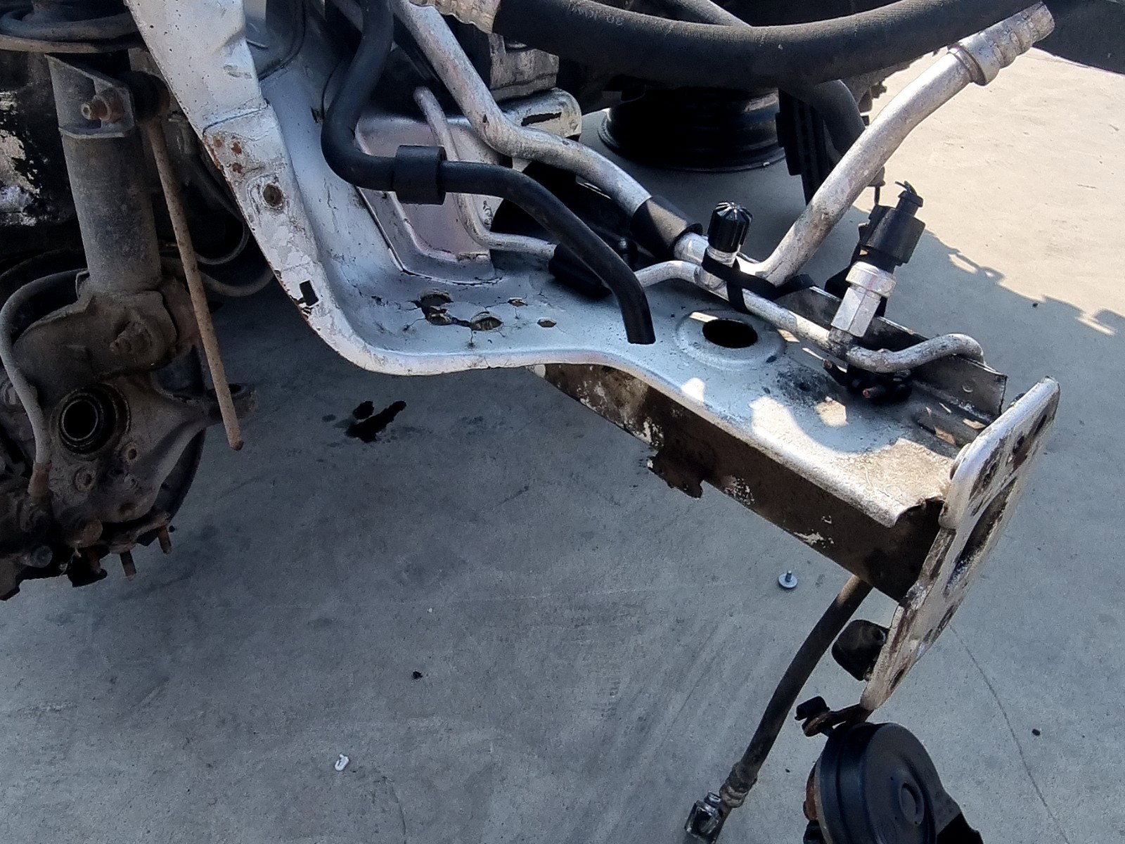 Cap lonjeron dreapta Volkswagen Passat B7 (365) Variant [Fabr 2010-2014] 2.0 TDI CFFB 103 KW / 140CP - imagine 3