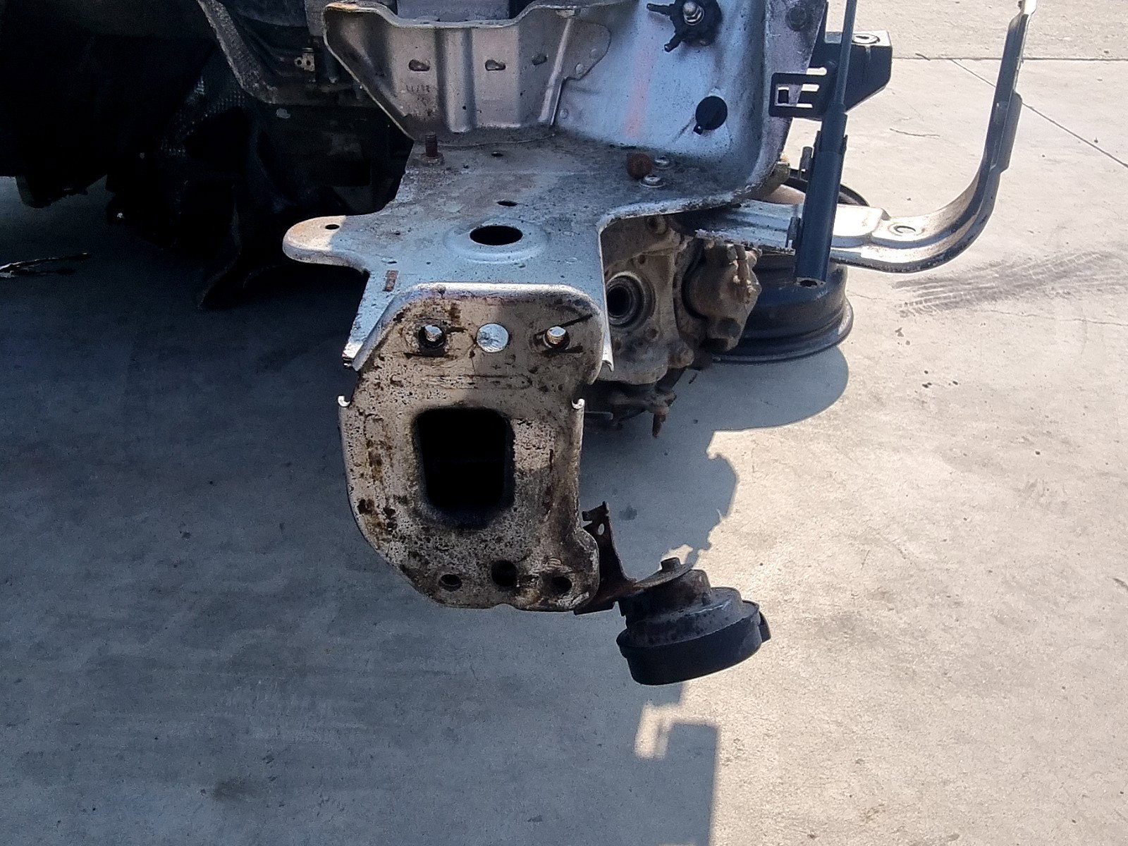 Cap lonjeron stanga Volkswagen Passat B7 (365) Variant [Fabr 2010-2014] Produsul se taie conform cerintelor clientului. Pret negociabil in functie de taietura. 2.0 TDI CFFB 103 KW / 140CP