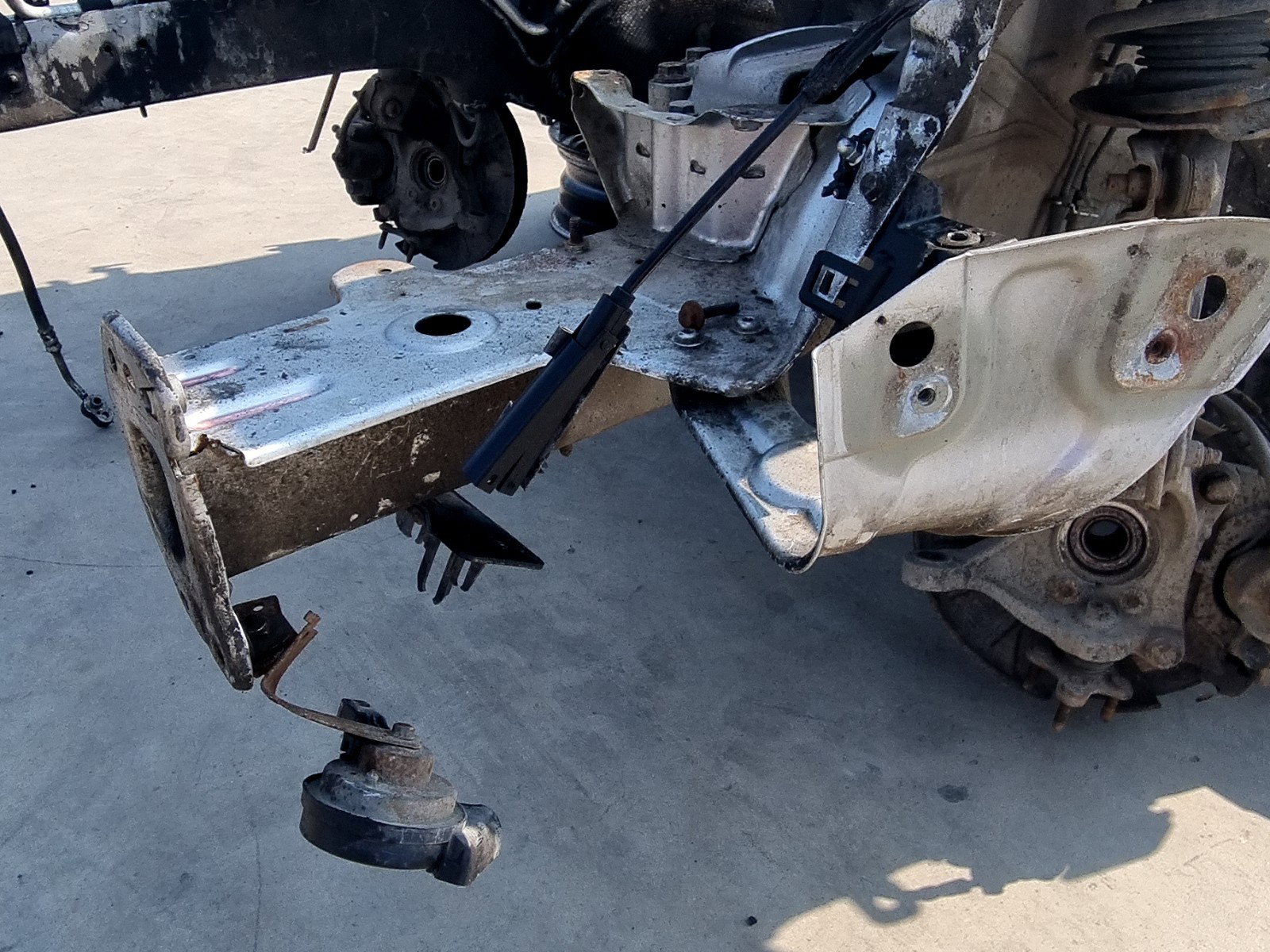 Cap lonjeron stanga Volkswagen Passat B7 (365) Variant [Fabr 2010-2014] Produsul se taie conform cerintelor clientului. Pret negociabil in functie de taietura. 2.0 TDI CFFB 103 KW / 140CP - imagine 2