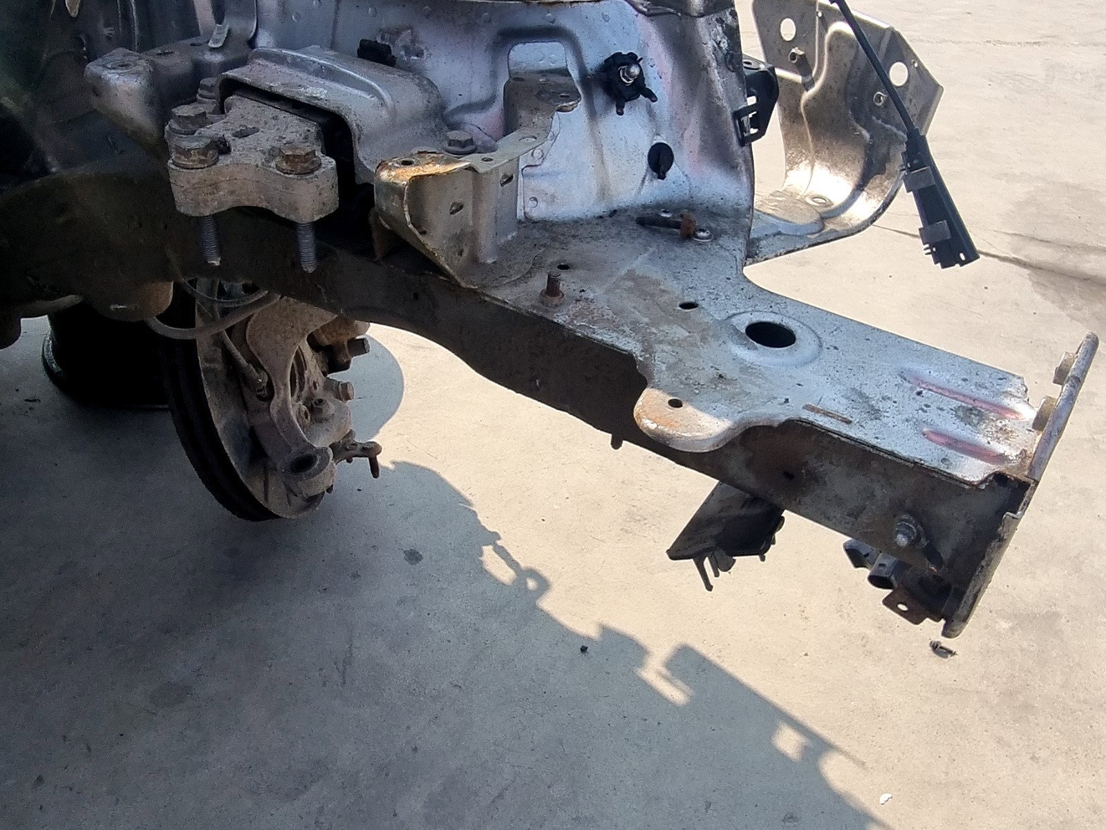 Cap lonjeron stanga Volkswagen Passat B7 (365) Variant [Fabr 2010-2014] Produsul se taie conform cerintelor clientului. Pret negociabil in functie de taietura. 2.0 TDI CFFB 103 KW / 140CP - imagine 3