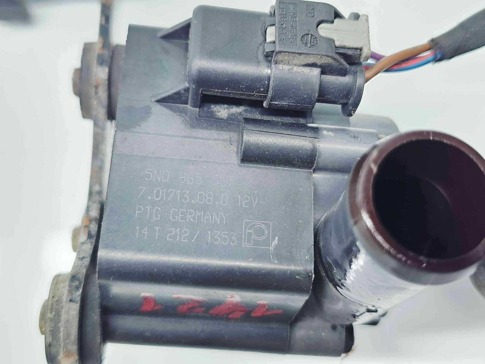 Pompa recirculare apa AUDI Q5 (8RB) [ Fabr 2008-2016] 5N0965561 2.0 TDI CFFB 103KW / 140CP - imagine 3