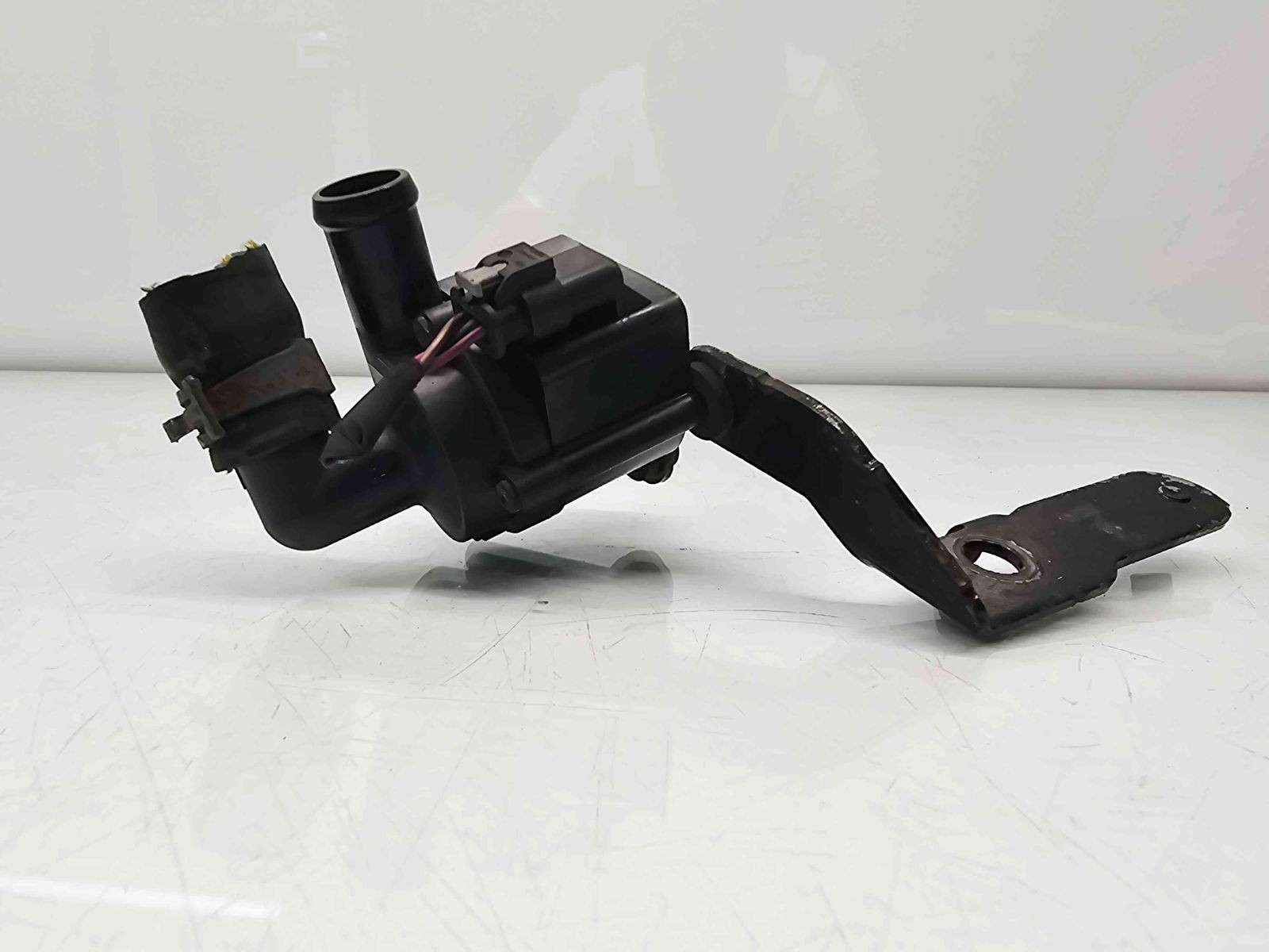 Pompa recirculare apa AUDI Q3 (8UB) [Fabr 2011-2018] 5N0965561 2.0 TDI CFFB 103KW / 140CP - imagine 4