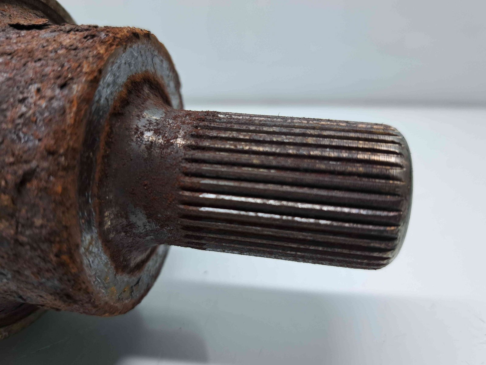 Planetara dreapta spate Ford Kuga I [Fabr 2008-2012] 6G9N-4B402-BA 2.4 D5244T4 136KW / 185CP - imagine 3