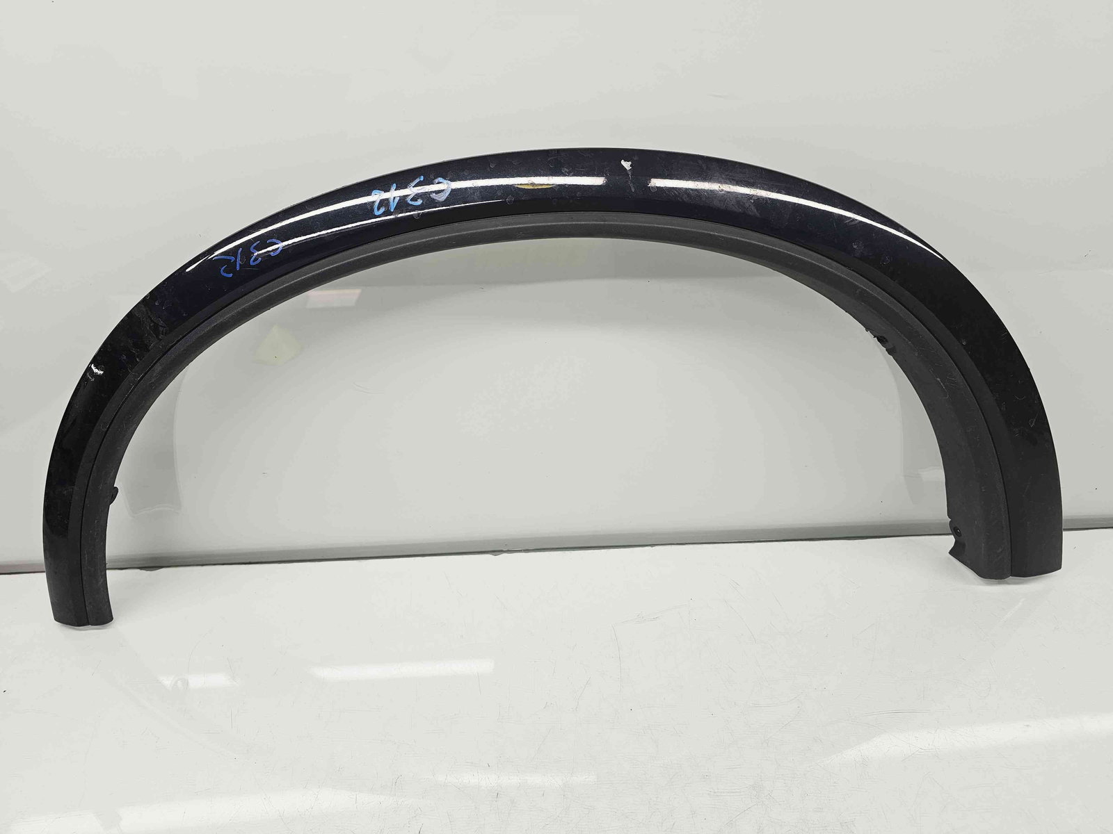 Ornament aripa stanga fata Volvo XC90 [Fabr 2002-2014] 30779577 - imagine 1