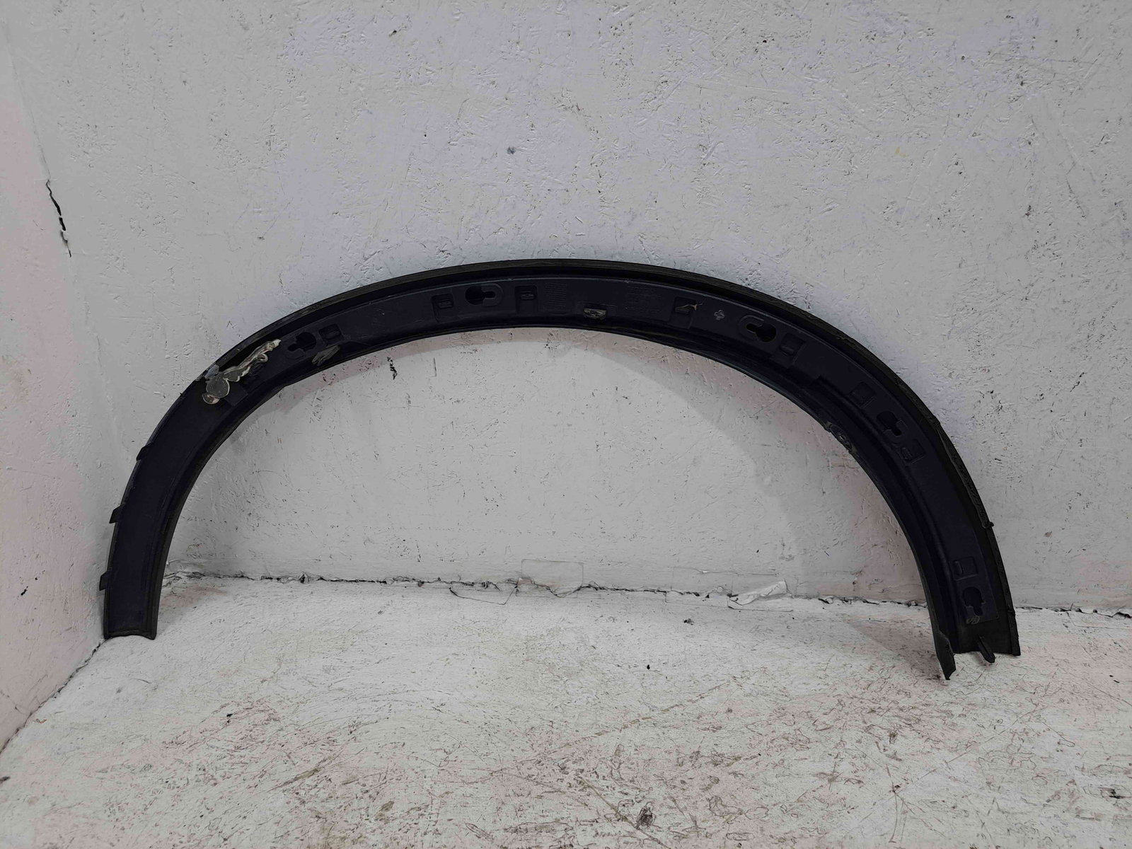 Ornament aripa stanga fata Volvo XC90 [Fabr 2002-2014] 30779578 - imagine 2