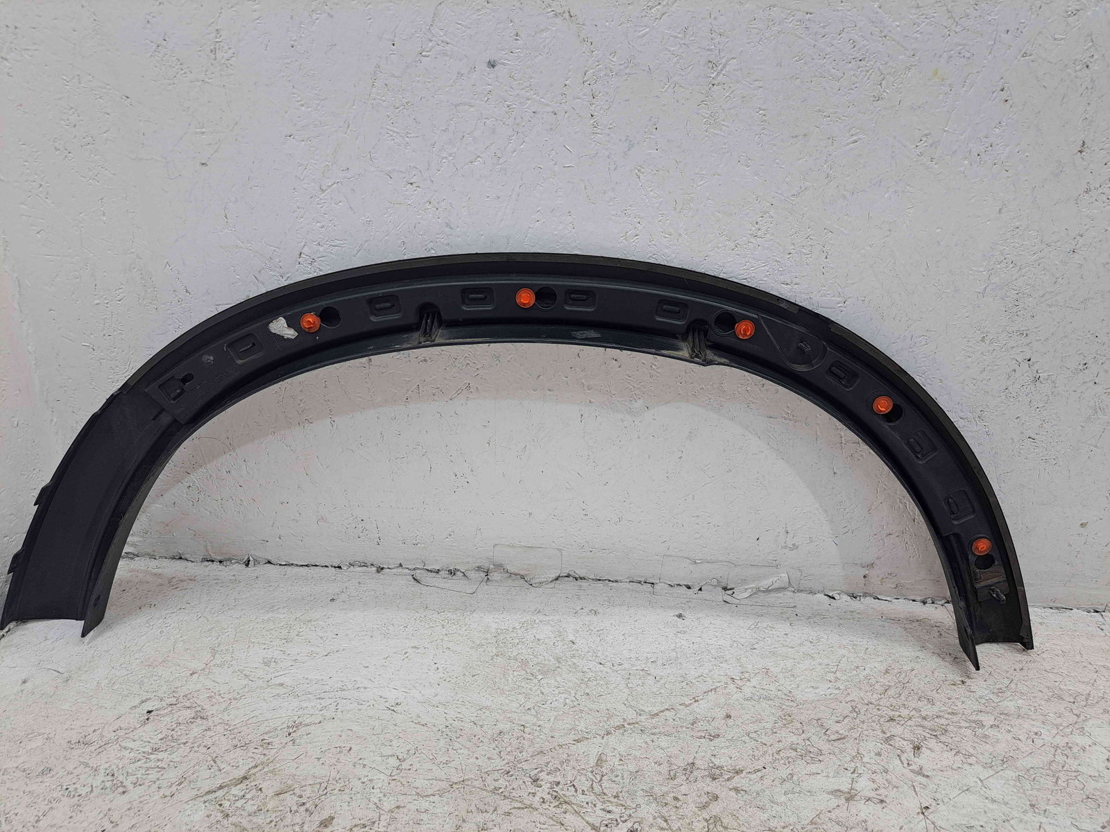 Ornament aripa stanga spate Volvo XC90 [Fabr 2002-2014] 30779579 - imagine 2