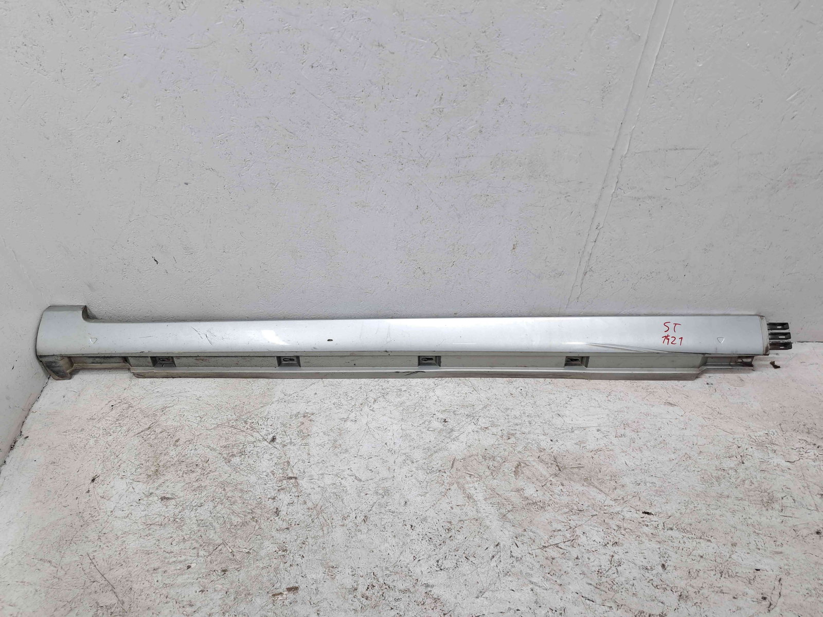 Prag lateral stanga Volkswagen Passat B7 (365) Variant [Fabr 2010-2014] LA7W