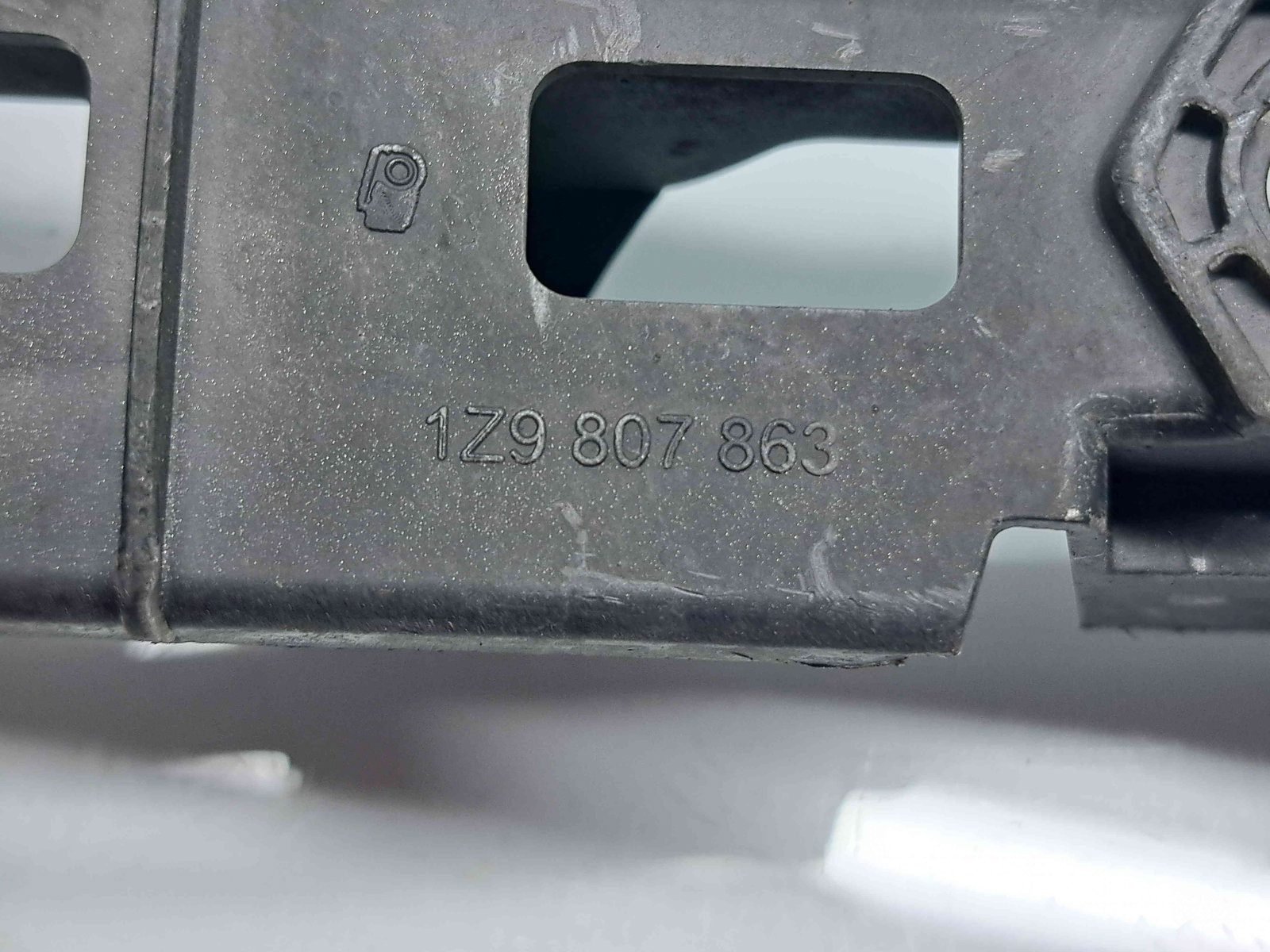 Suport central bara spate Skoda Octavia 2 Combi (1Z5) [Fabr 2004-2013] Facelift 1Z9807863 - imagine 4