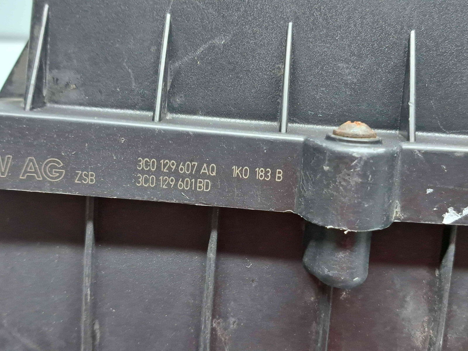 Carcasa filtru aer Skoda Octavia 2 (1Z3) [Fabr 2004-2013] 3C0129607AQ 2.0 TDI BKD 103KW / 140CP - imagine 3