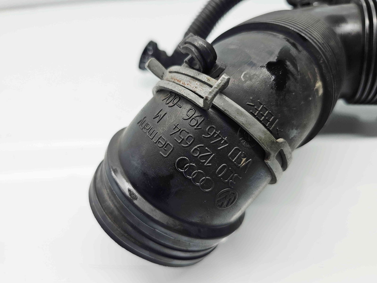 Tub admisie aer Seat Altea (5P1) [Fabr 2004-2010] 3C0129654M 1.6 TDI CAYC 77KW / 105CP - imagine 2