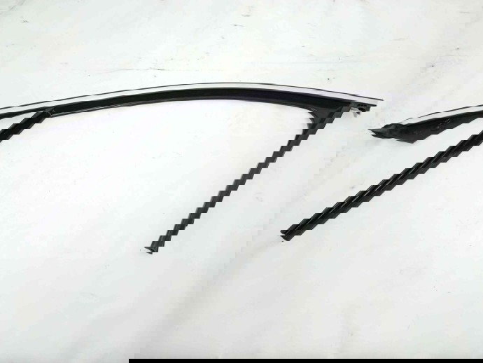 Ornament usa stanga fata A2137252700 Mercedes E220 W213 2.0 2016-2021