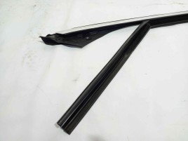 Ornament usa stanga fata A2137252700 Mercedes E220 W213 2.0 2016-2021