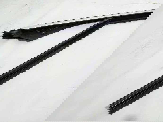 Ornament usa stanga fata A2137252700 Mercedes E220 W213 2.0 2016-2021