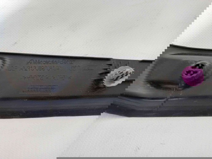 Ornament portbagaj A2136908104 Mercedes E220 W213 2.0 2016-2021