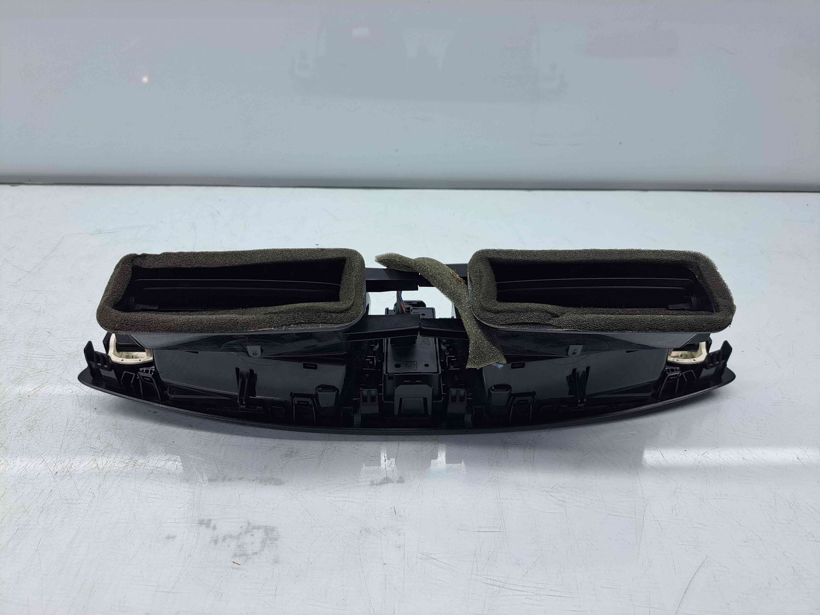 Grila aerisire centrala Renault Scenic 3 (J95) Facelift [Fabr 2009-2015] 682600031R - imagine 3