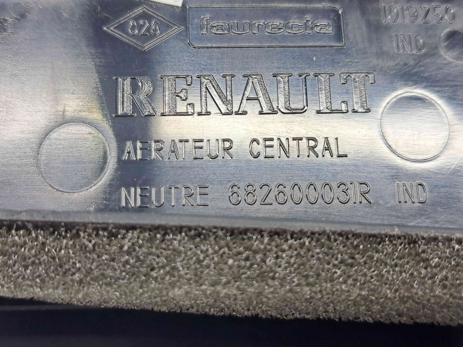 Grila aerisire centrala Renault Scenic 3 (J95) Facelift [Fabr 2009-2015] 682600031R - imagine 4