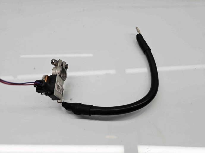Borna baterie (-)  AUDI A4 (8K2, B8) [Fabr 2008-2015] 8T0915181