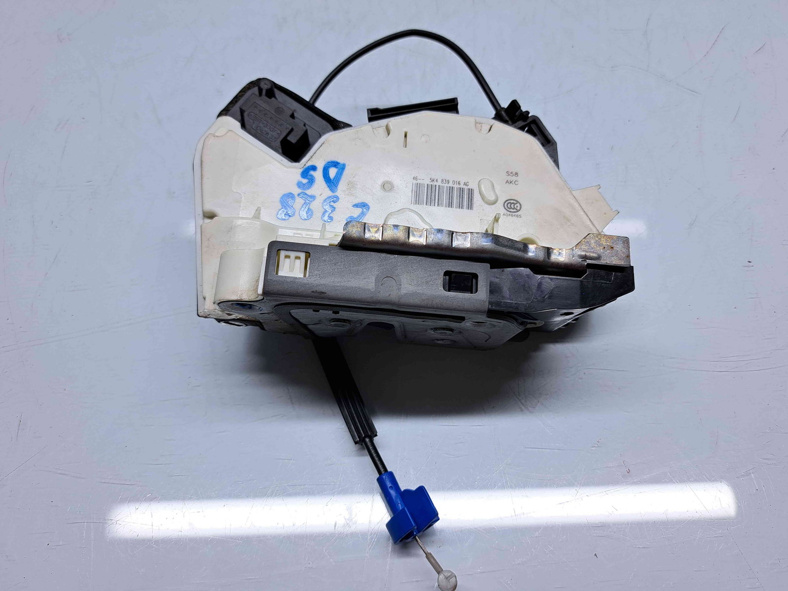 Broasca usa dreapta spate Seat Leon ST Combi (5F8) [Fabr 2013-2018] facelift 5K4839016AG - imagine 1