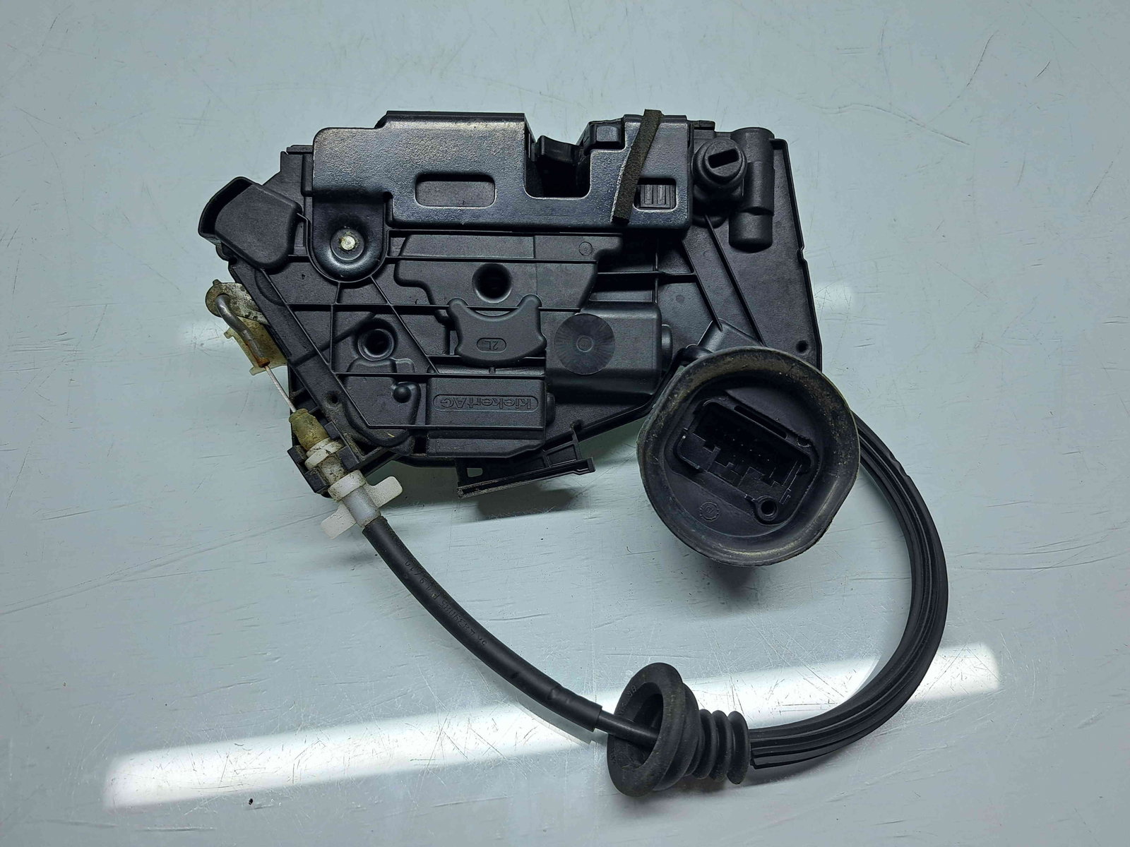 Broasca usa stanga spate Volkswagen Golf 6 (5K1) GTI [Fabr 2009-2013] 5K4839015H - imagine 2