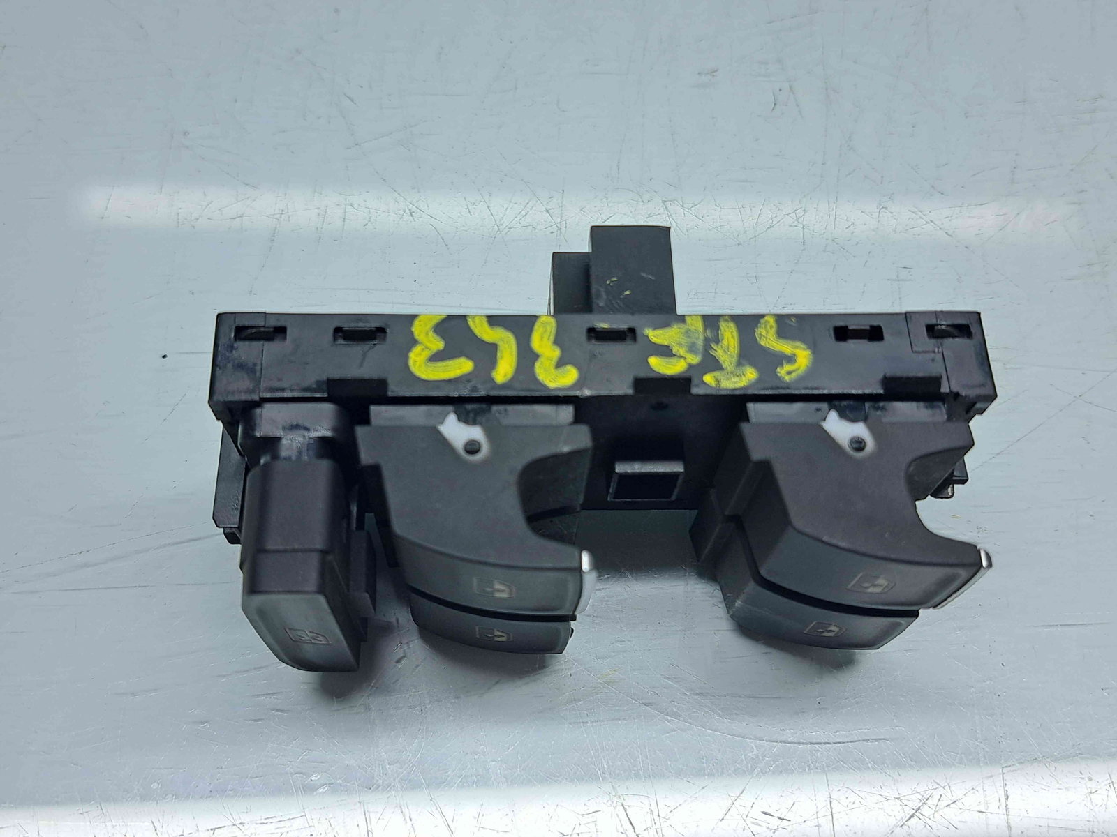 Butoane comanda geamuri sofer Volkswagen Passat B8 (3G2) [Fabr 2015-prezent] 5G0959857E - imagine 2