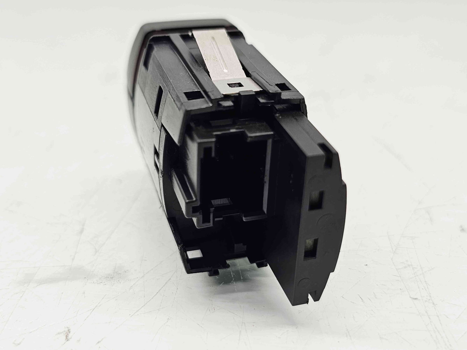 Buton avarii Bmw X1 (F48) [Fabr 2016-2022] 9354186 - imagine 3