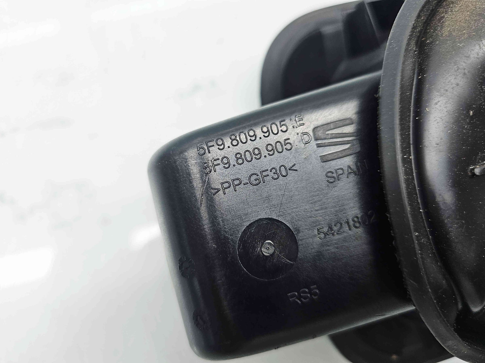 Capac rezervor Seat Leon ST Combi (5F8) [Fabr 2013-2018] facelift LL4U - imagine 4