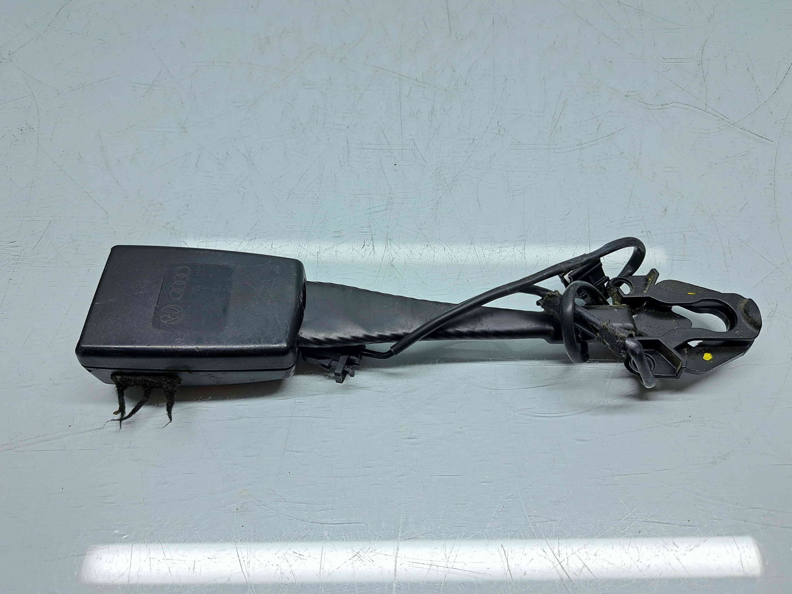 Capsa centura dreapta fata Audi A5 (8T3) [Fabr 2007-2015] 8K0857755F - imagine 1