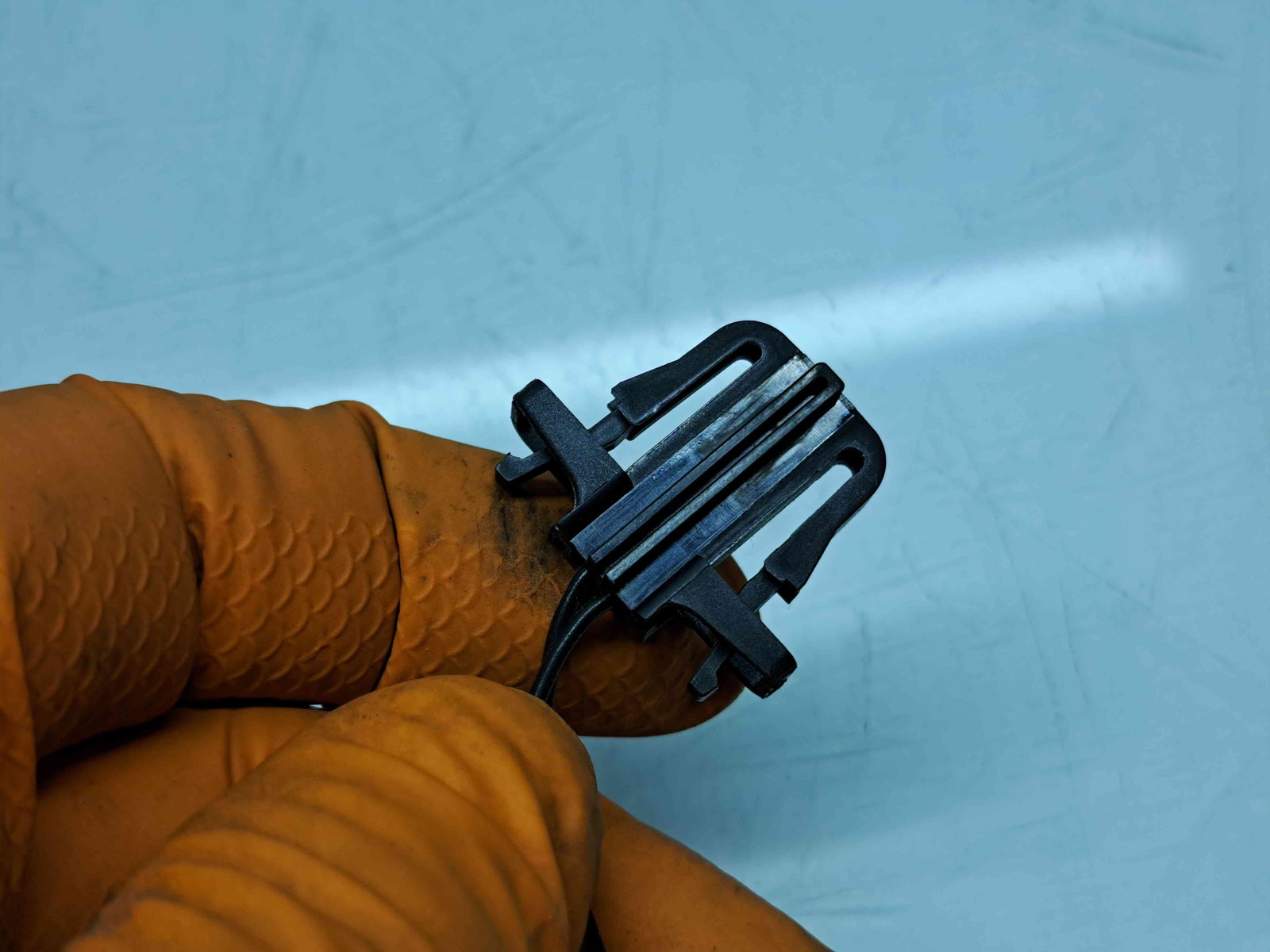 Capsa centura dreapta fata Audi A5 (8T3) [Fabr 2007-2015] 8K0857755F - imagine 3